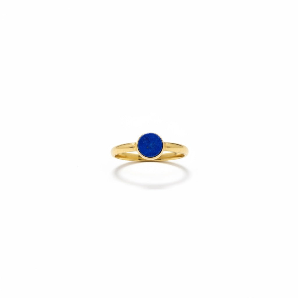 Maison Leininger 18k yellow gold ring with a round Lapis Lazuli stone. Minimalist design.